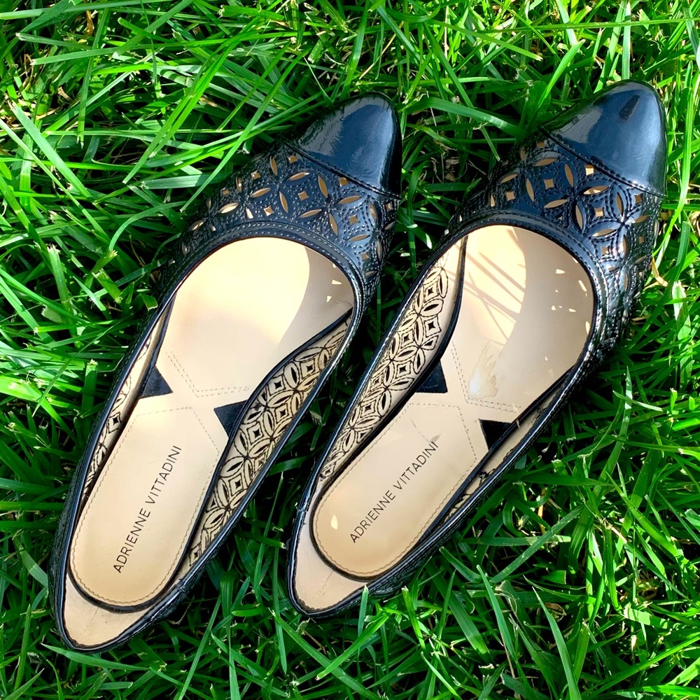 {Adrienne Vittadini} Black cut out flats